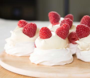 Gary Macleans Top Tips - Pavlova