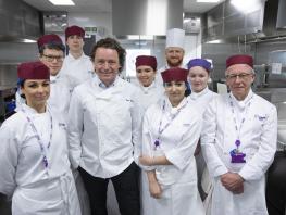 CoGCHospitalityCulinarySummit_TomKitchin_ProfessionalCookeryStudents 