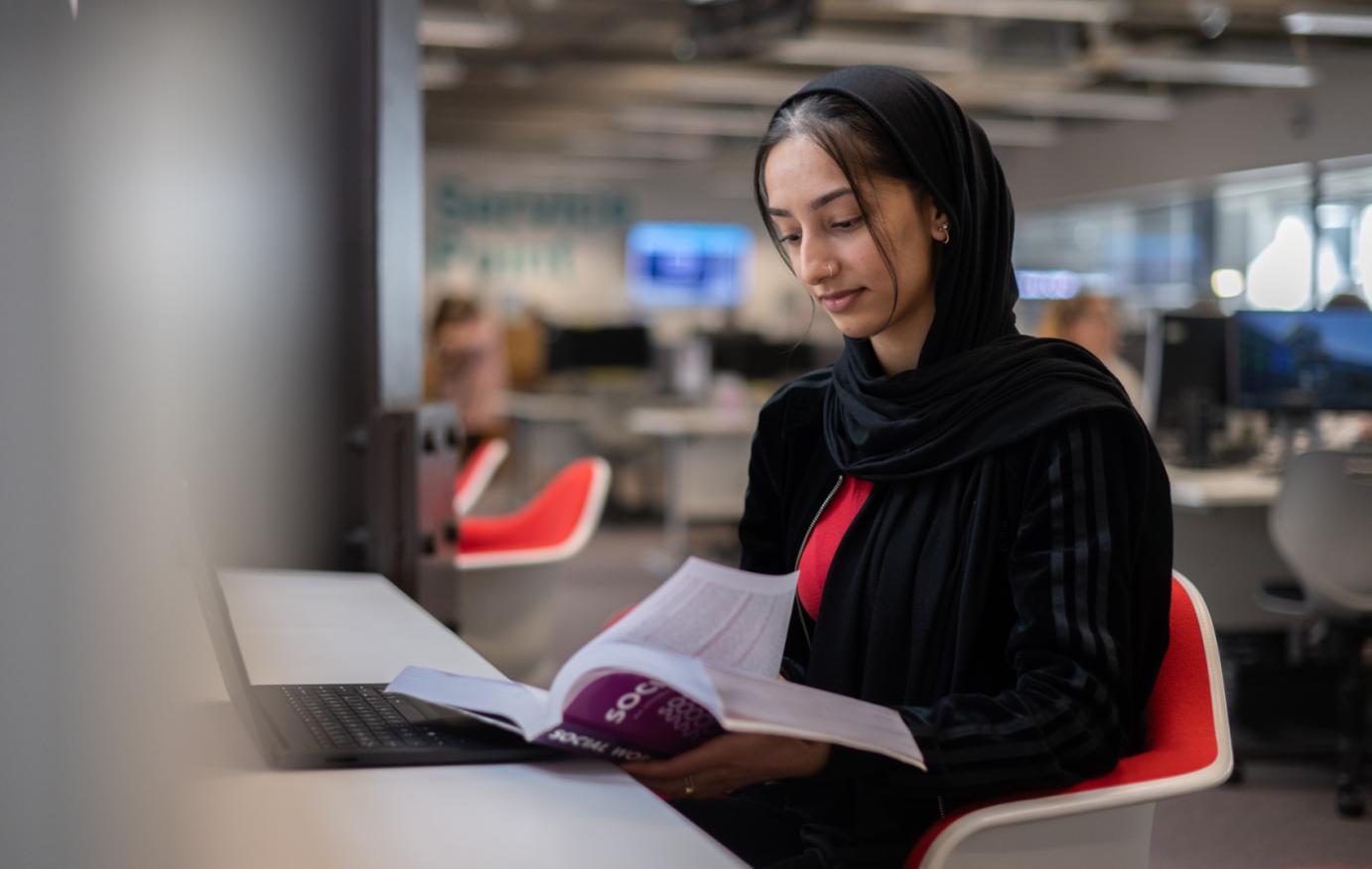 Diploma of Higher Education in Social Sciences (SCQF Level 8) 20240826 City of Glasgow College