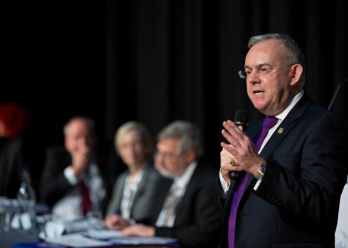 Symposium debates impact of digital learning