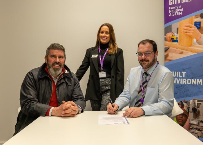 City of Glasgow College sign Memorandum of Understanding with Urban Union