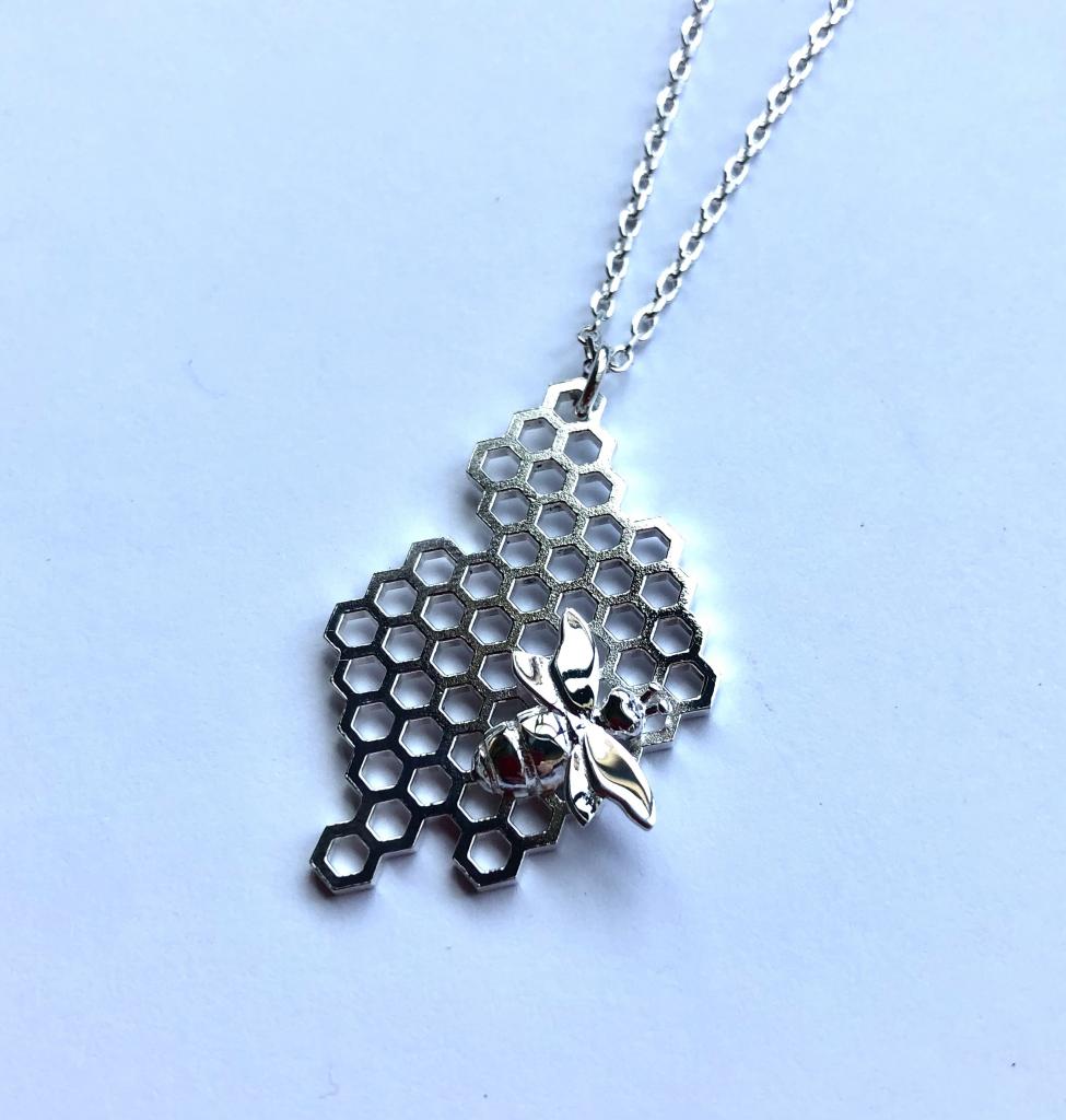 Winning 2021 eco jewellery competition pendant by Mirin Scot