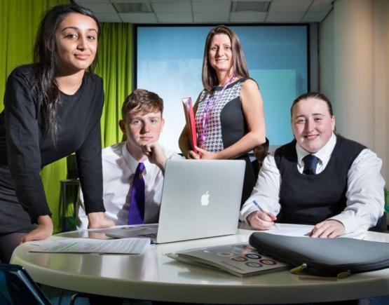 Foundation Apprenticeships - Financial Services Foundation Apprenticeships - Financial Services