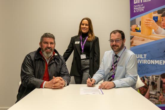 Neil McKay (Urban Union), Eilidh Morris (Urban Union) and Andy Pollock (City of Glasgow College) pose for signing of MOU