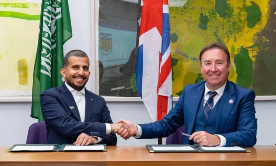 Mr Marzouq bin Amriyah, CEO of SA3EE and Mr Roy Gardner, Depute Principal & Chief Operating Officer