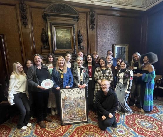 Glasgow 850 Student Bronze Art Medal Exhibition Celebrates the City’s Heritage